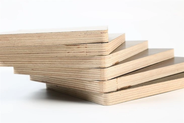 Film faced phenolic board hardwood core